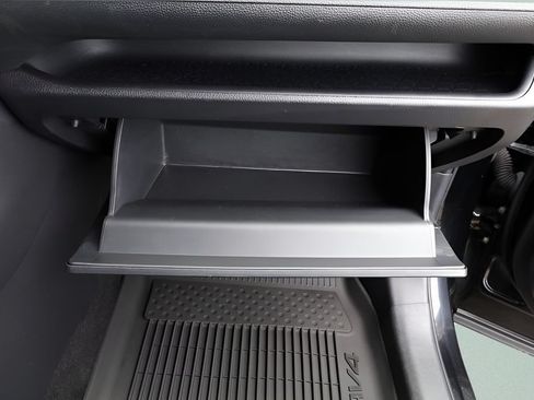 Certified 2025 Toyota RAV4 XLE AWD/4WD image 40