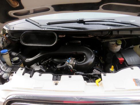 Used 2017 Ford Transit 350 XLT image 34