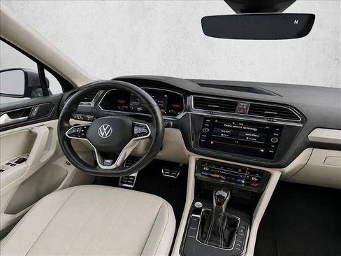 Used 2022 Volkswagen Tiguan SE R-Line FWD image 15
