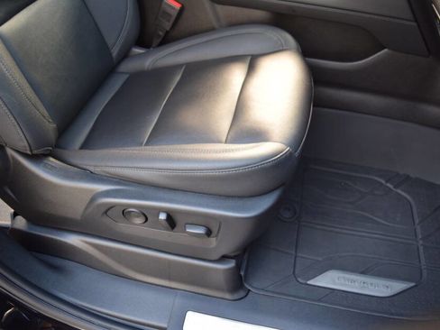 Used 2023 Chevrolet Suburban LT image 52