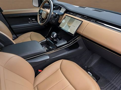 Used 2025 Land Rover Range Rover Sport Dynamic SE image 21