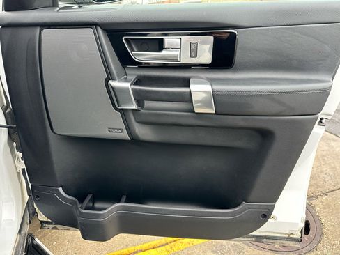 Used 2016 Land Rover LR4 HSE image 31