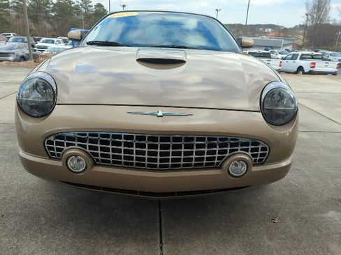 Used 2005 Ford Thunderbird image 2