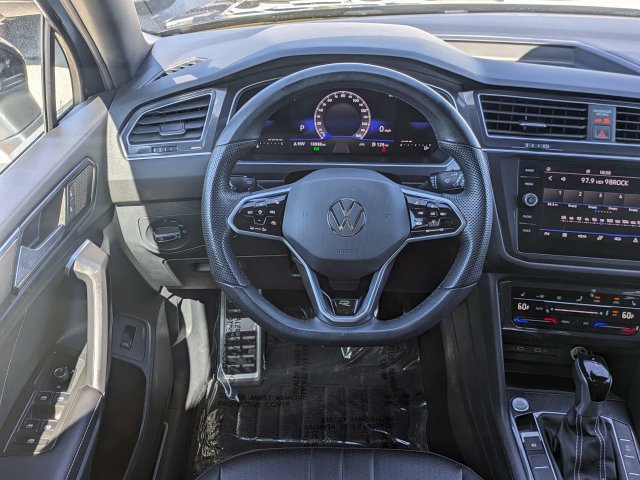 Used 2024 Volkswagen Tiguan SE R-Line FWD image 17
