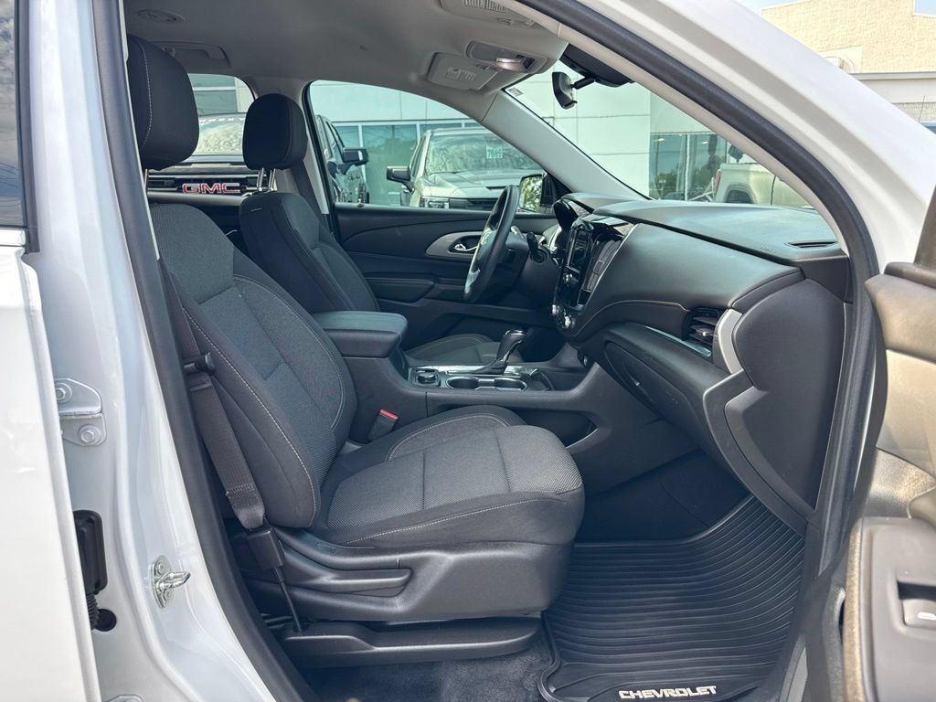 Used 2020 Chevrolet Traverse LS FWD image 15