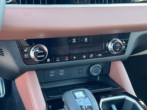 New 2026 Mitsubishi Outlander SEL image 22