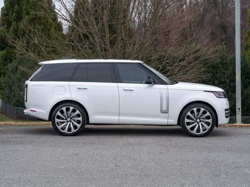 Used 2024 Land Rover Range Rover Autobiography image 8