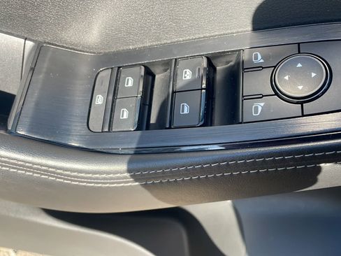 Used 2022 Nissan Rogue SV image 18