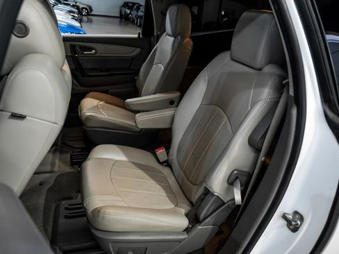 Used 2017 Chevrolet Traverse Premier FWD image 38
