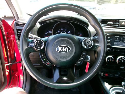 Used 2019 Kia Soul FWD image 23