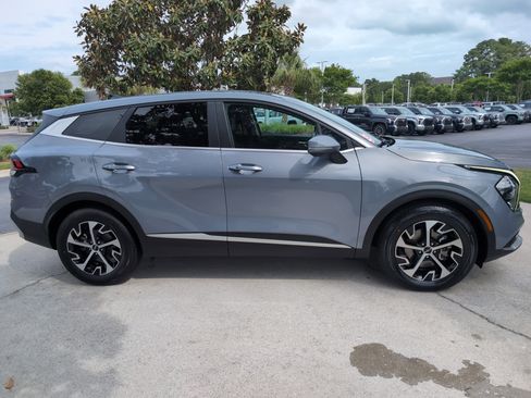 Used 2023 Kia Sportage EX FWD image 11