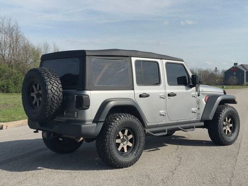 Used 2018 Jeep Wrangler Unlimited Sport S AWD/4WD image 39