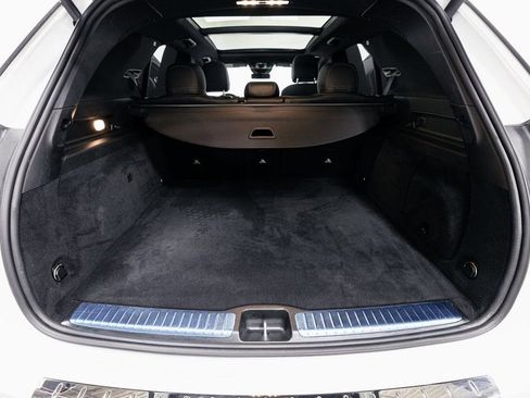 Used 2025 Mercedes-Benz GLE 450e 4MATIC w/ AMG Line Interior image 32