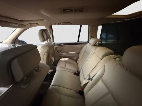 Used 2010 Mercedes-Benz GL 550 4MATIC image 8