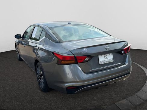 Used 2024 Nissan Altima 2.5 SV image 3