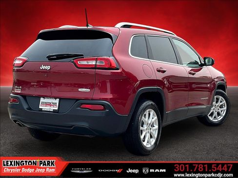 Used 2017 Jeep Cherokee Latitude w/ Comfort/Convenience Group AWD/4WD image 5