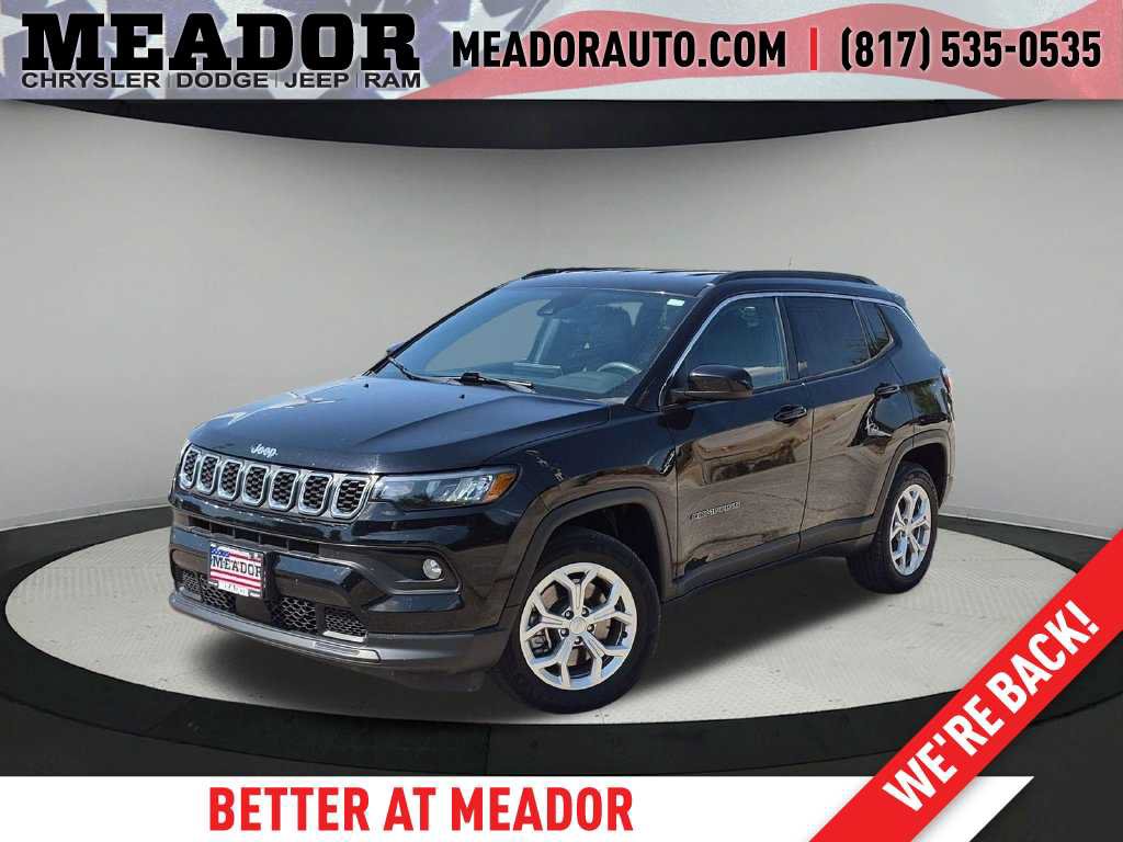 Used 2024 Jeep Compass Latitude AWD/4WD image 1