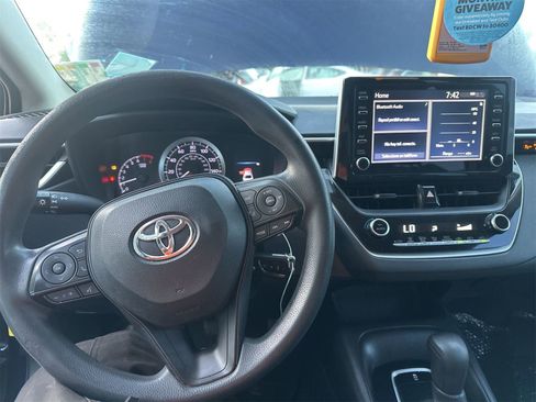 Used 2020 Toyota Corolla LE image 8