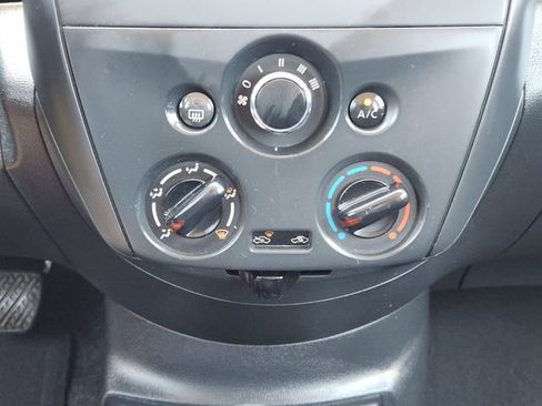 Used 2016 Nissan Versa S FWD image 18