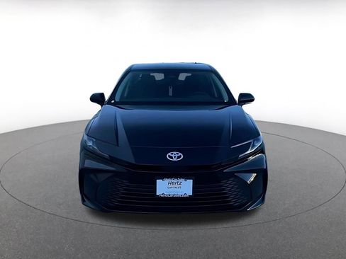 Used 2025 Toyota Camry LE image 11