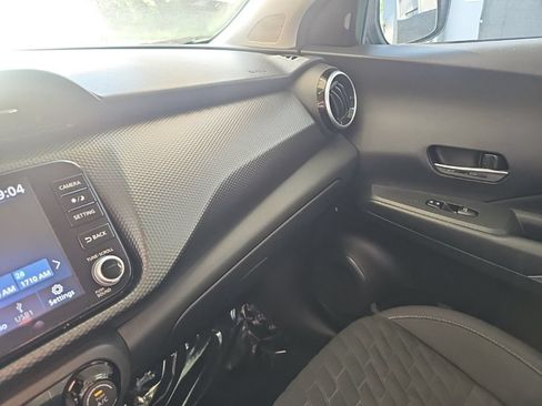 Used 2022 Nissan Kicks SV FWD image 18