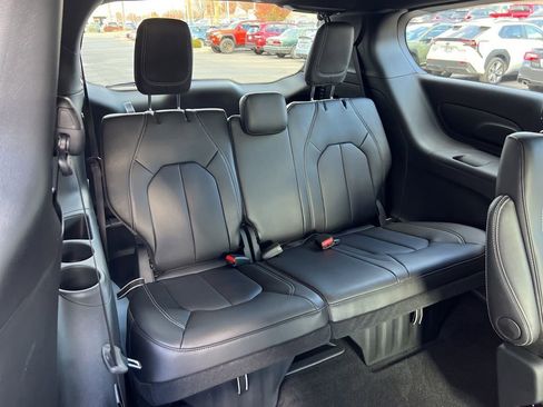 New 2026 Chrysler Pacifica Select AWD/4WD image 24