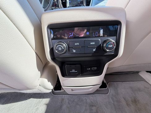 Used 2021 GMC Acadia Denali w/ Denali Technology Package FWD image 26
