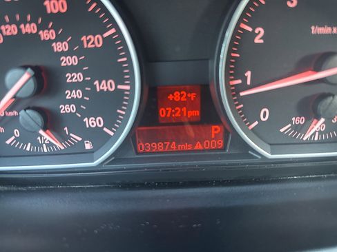 Used 2012 BMW 135i Convertible RWD image 52