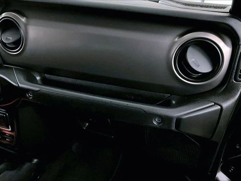 Used 2020 Jeep Gladiator Sport w/ Quick Order Package 24S image 15