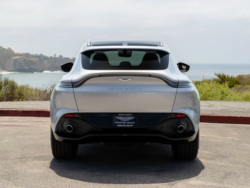 Used 2021 Aston Martin DBX AWD/4WD image 6