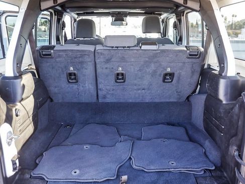 Used 2024 Jeep Wrangler Unlimited Sahara AWD/4WD image 31