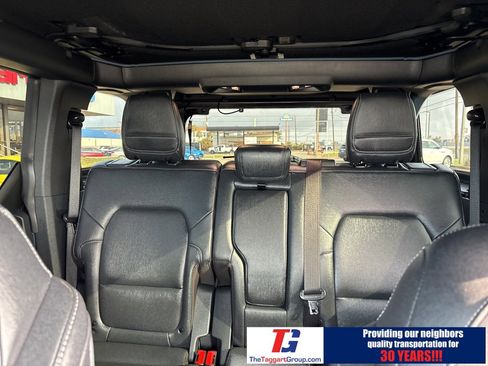 Used 2025 Ford Bronco Badlands image 18