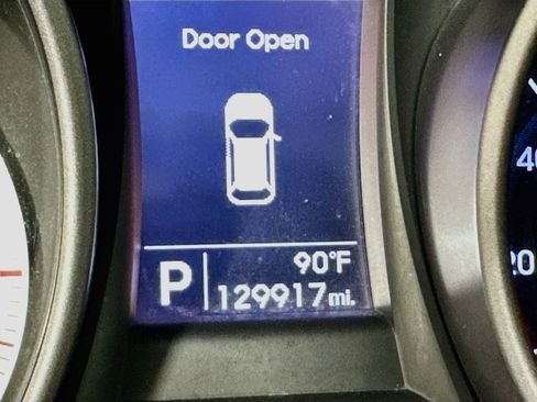 Used 2013 Hyundai Santa Fe Sport AWD/4WD image 18