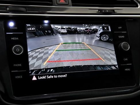 Certified 2024 Volkswagen Tiguan SE R-Line image 20