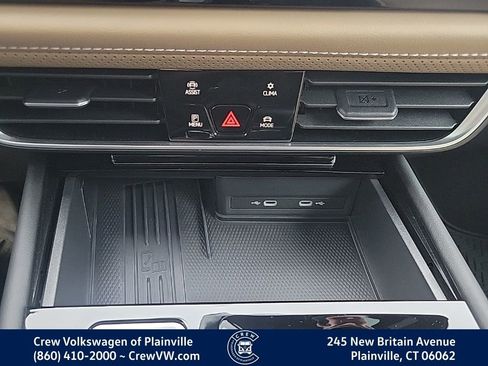 Certified 2025 Volkswagen Atlas Cross Sport SE image 9