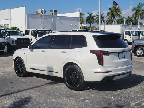 Used 2022 Cadillac XT6 Premium Luxury FWD image 5