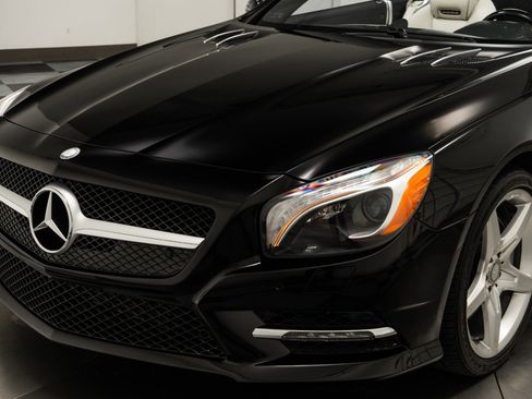 Used 2013 Mercedes-Benz SL 550 image 34