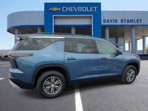 Used 2024 Chevrolet Traverse LT FWD image 8