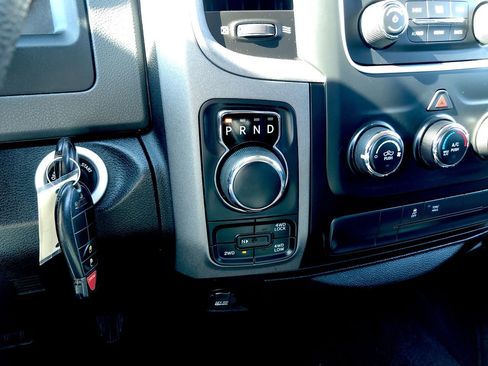 Used 2016 RAM 1500 Express image 18