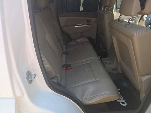 Used 2010 Jeep Liberty Limited w/ Tire & Wheel Group RWD image 29