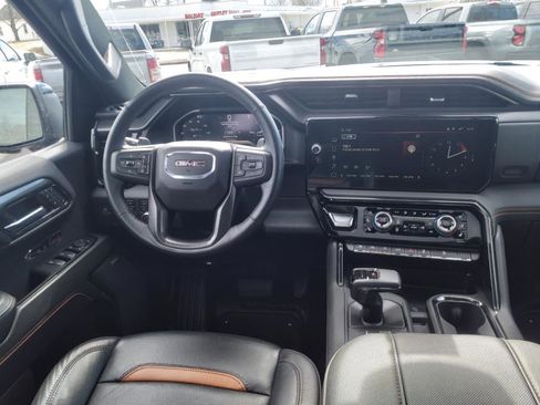 Used 2024 GMC Sierra 1500 AT4 w/ AT4 Preferred Package image 10
