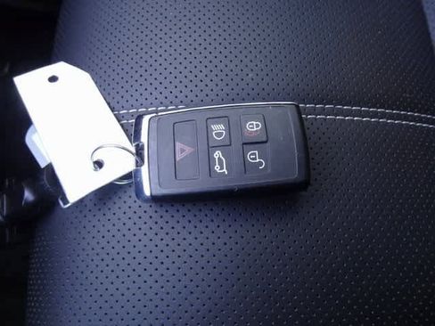 Used 2021 Land Rover Range Rover Velar R-Dynamic S image 40