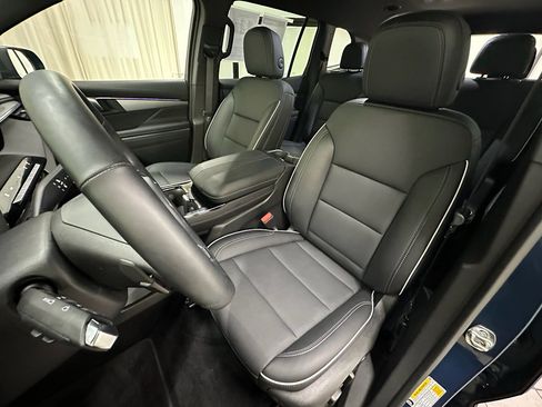 Certified 2025 Buick Enclave Preferred image 28