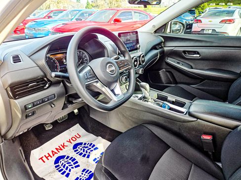 Used 2024 Nissan Sentra SV image 9