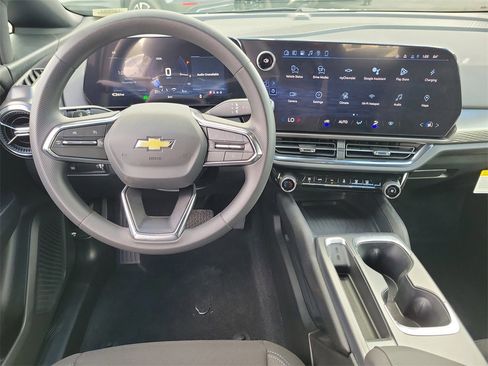 New 2026 Chevrolet Equinox EV LT image 4