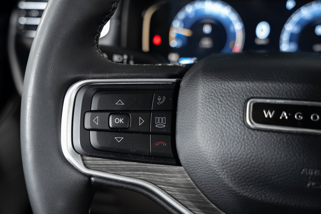 Used 2024 Jeep Wagoneer L Series II AWD/4WD image 28