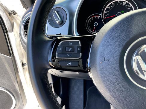 Used 2014 Volkswagen Beetle R-Line FWD image 17
