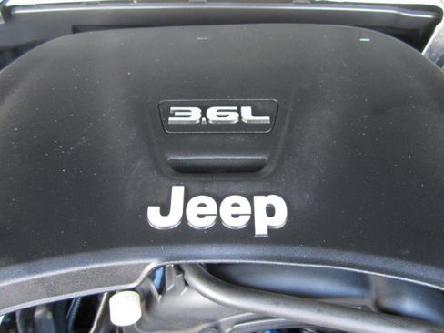 Used 2018 Jeep Wrangler Unlimited Sahara image 63