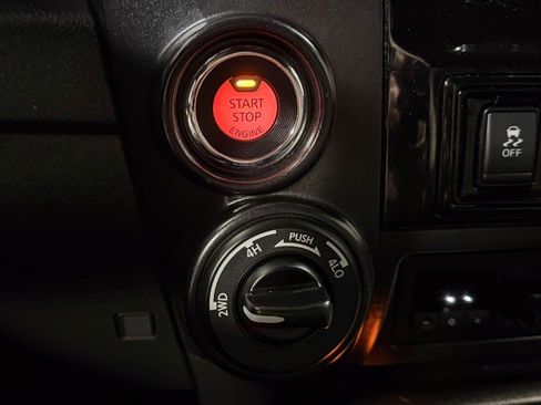 Used 2023 Nissan Titan SV w/ SV Convenience Package image 26