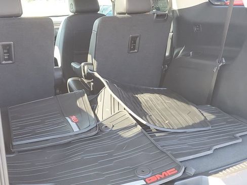 Used 2023 GMC Acadia Denali w/ Denali Ultimate Package AWD/4WD image 34